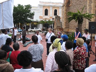 Julie instructs workers in use of EvangeCube